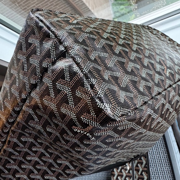 Goyard St. Louis PM Tote Bag - Picture 8 of 16